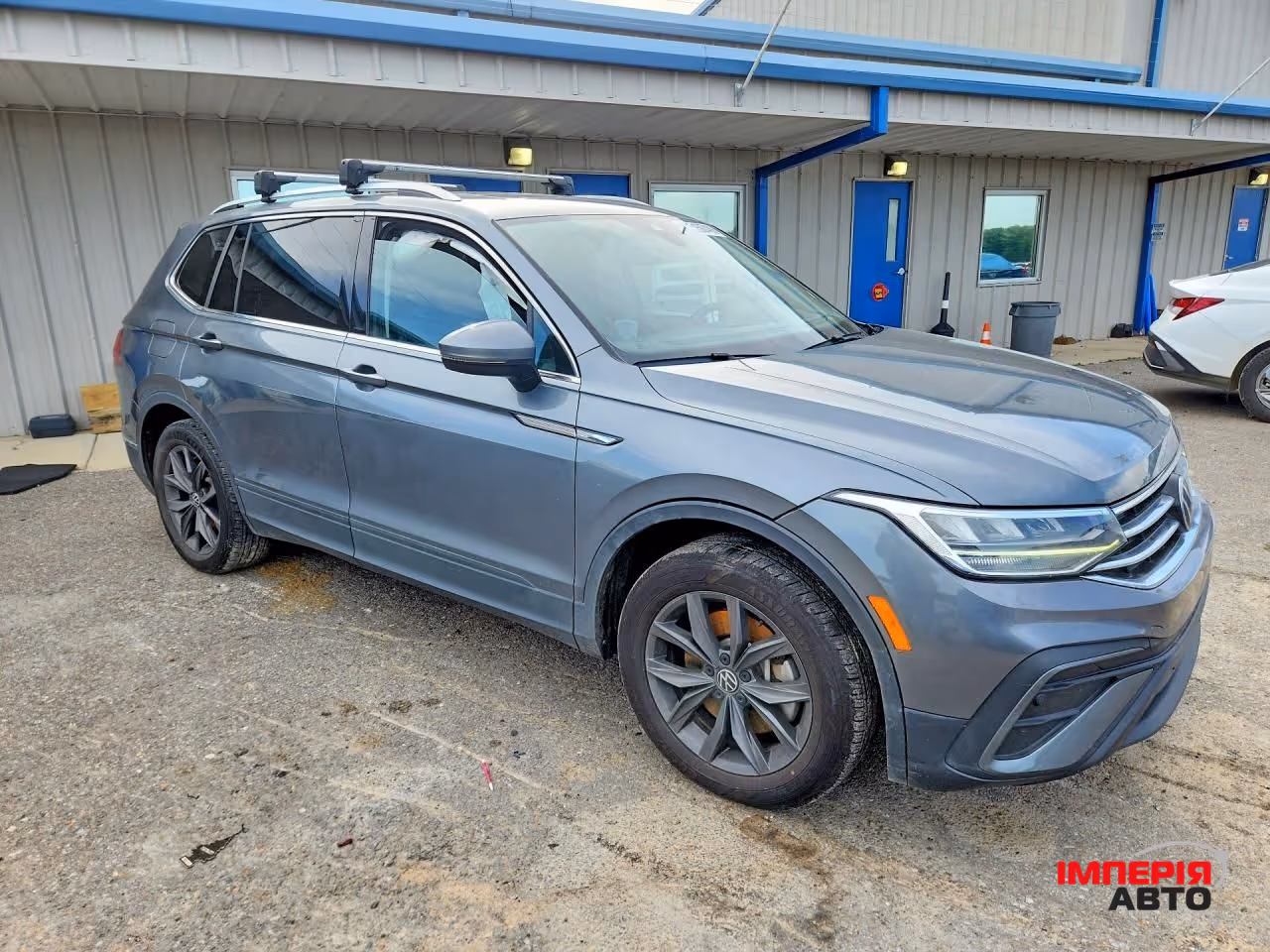 Volkswagen Tiguan - фото 1
