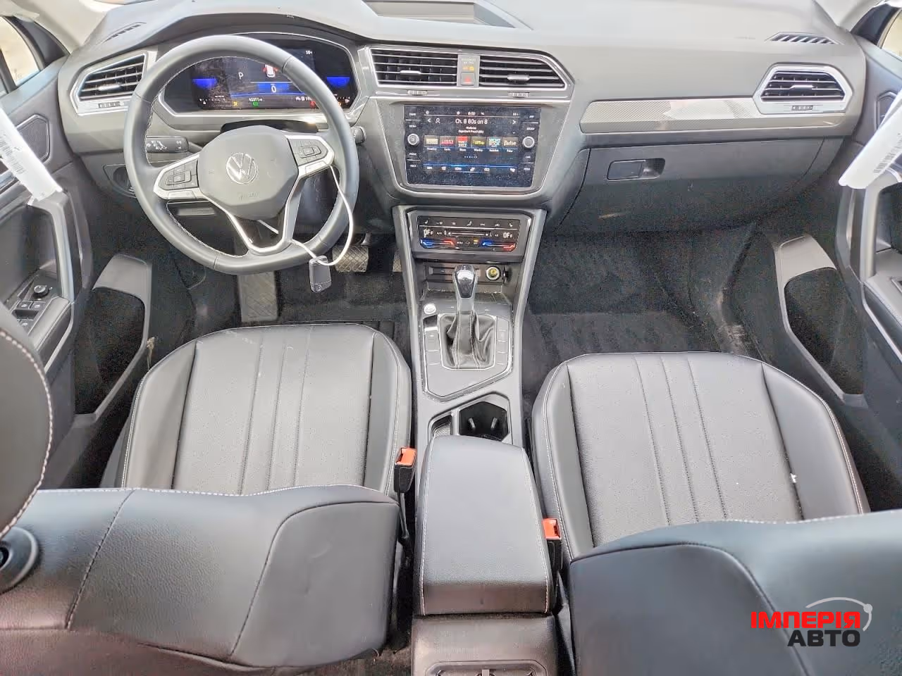 Volkswagen Tiguan - фото 8