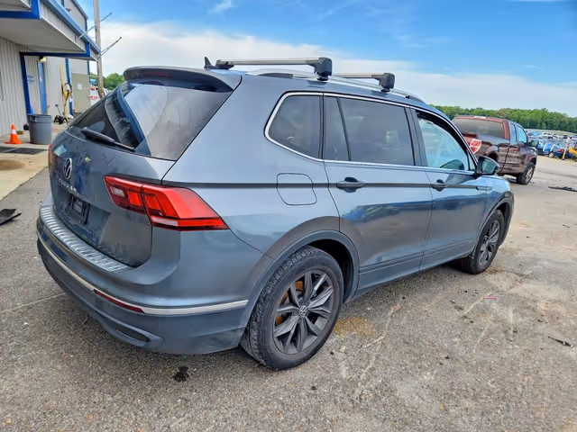 Volkswagen Tiguan - фото 4