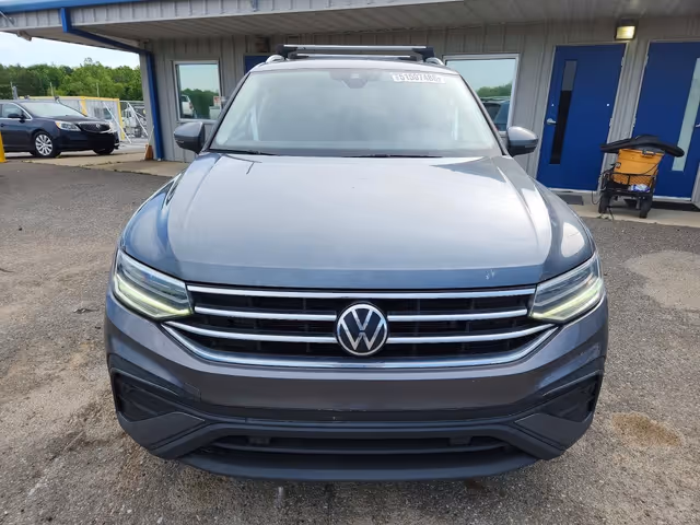 Volkswagen Tiguan - фото 5