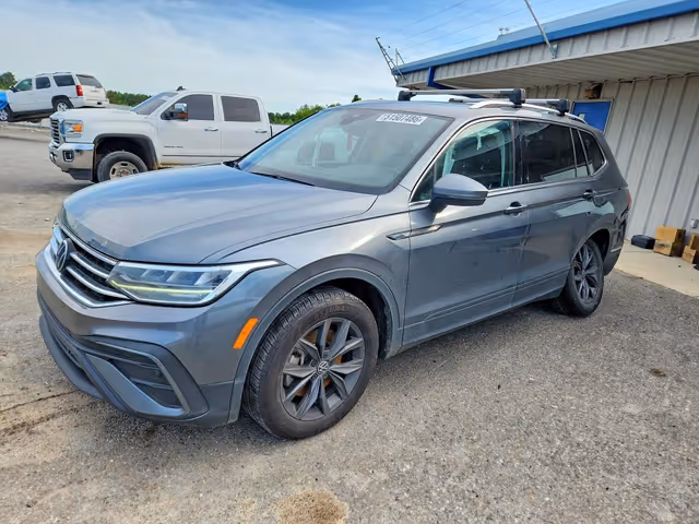 Volkswagen Tiguan - фото 2