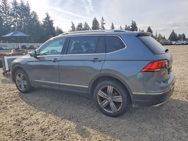 Volkswagen Tiguan - фото 2