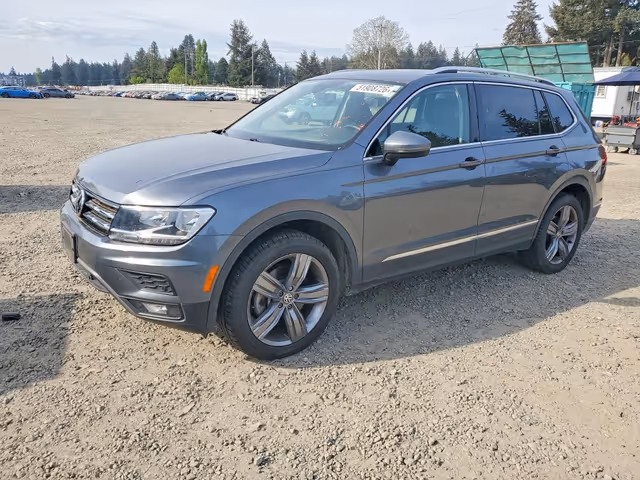 Volkswagen Tiguan - фото 1