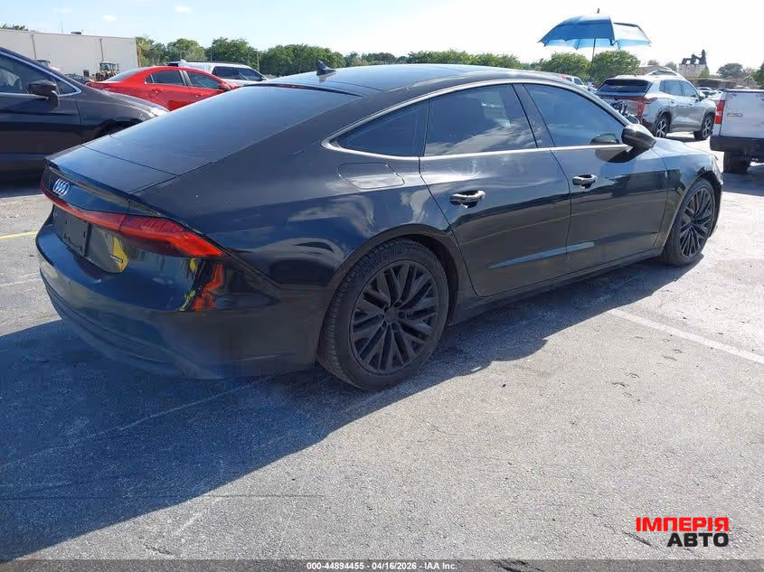 Audi A7 - фото 3