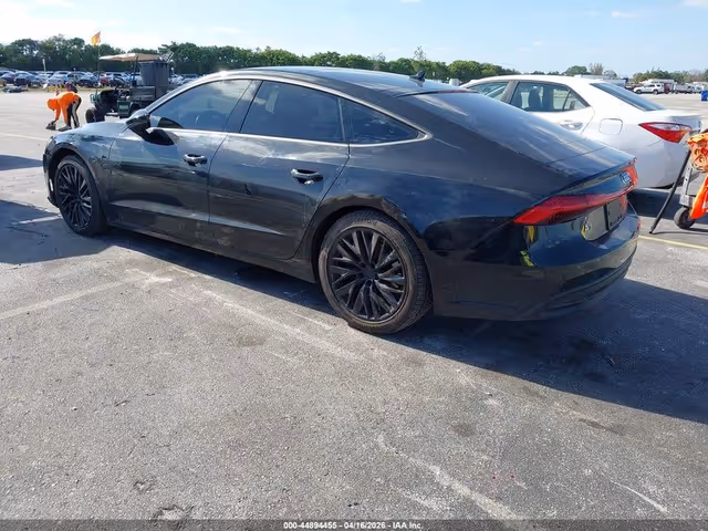 Audi A7 - фото 2