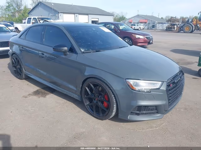 Audi S3 - фото 1