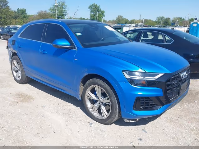 Audi Q8 - фото 1