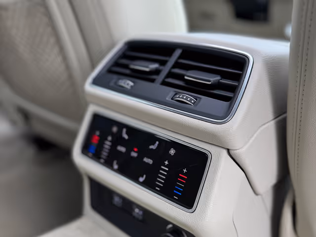 Audi A6 - фото 5