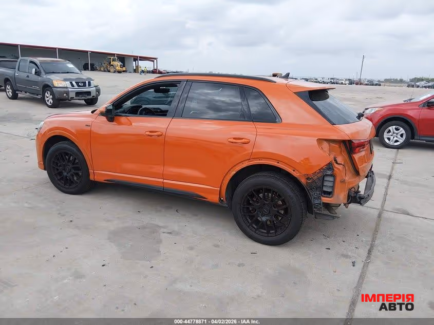 Audi Q3 - фото 3
