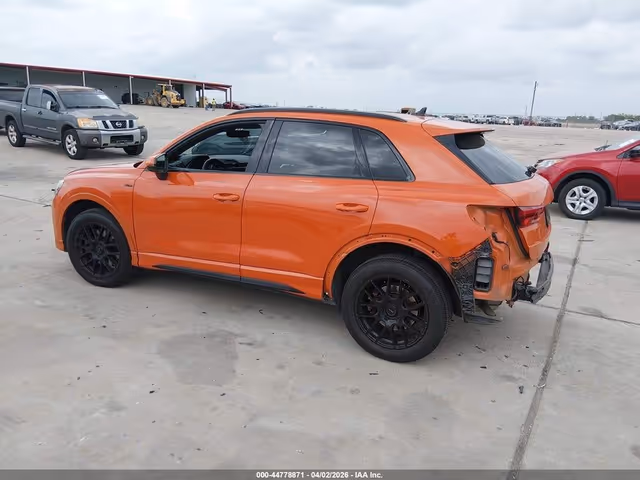 Audi Q3 - фото 3