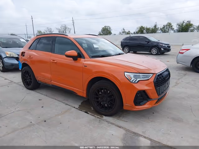 Audi Q3 - фото 1
