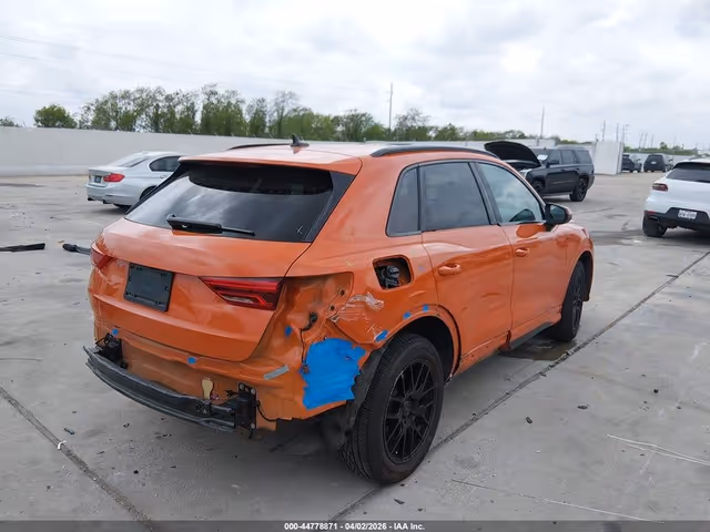 Audi Q3 - фото 4