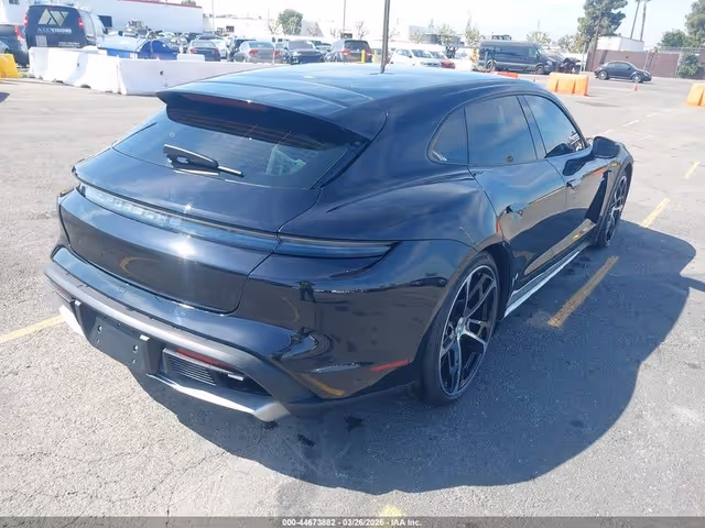 Porsche Taycan - фото 4