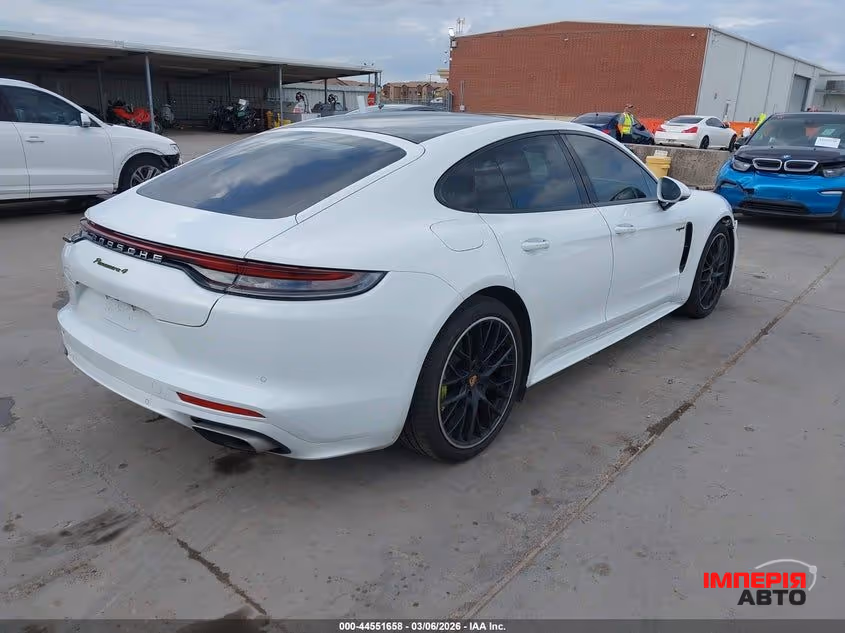 Porsche Panamera - фото 2