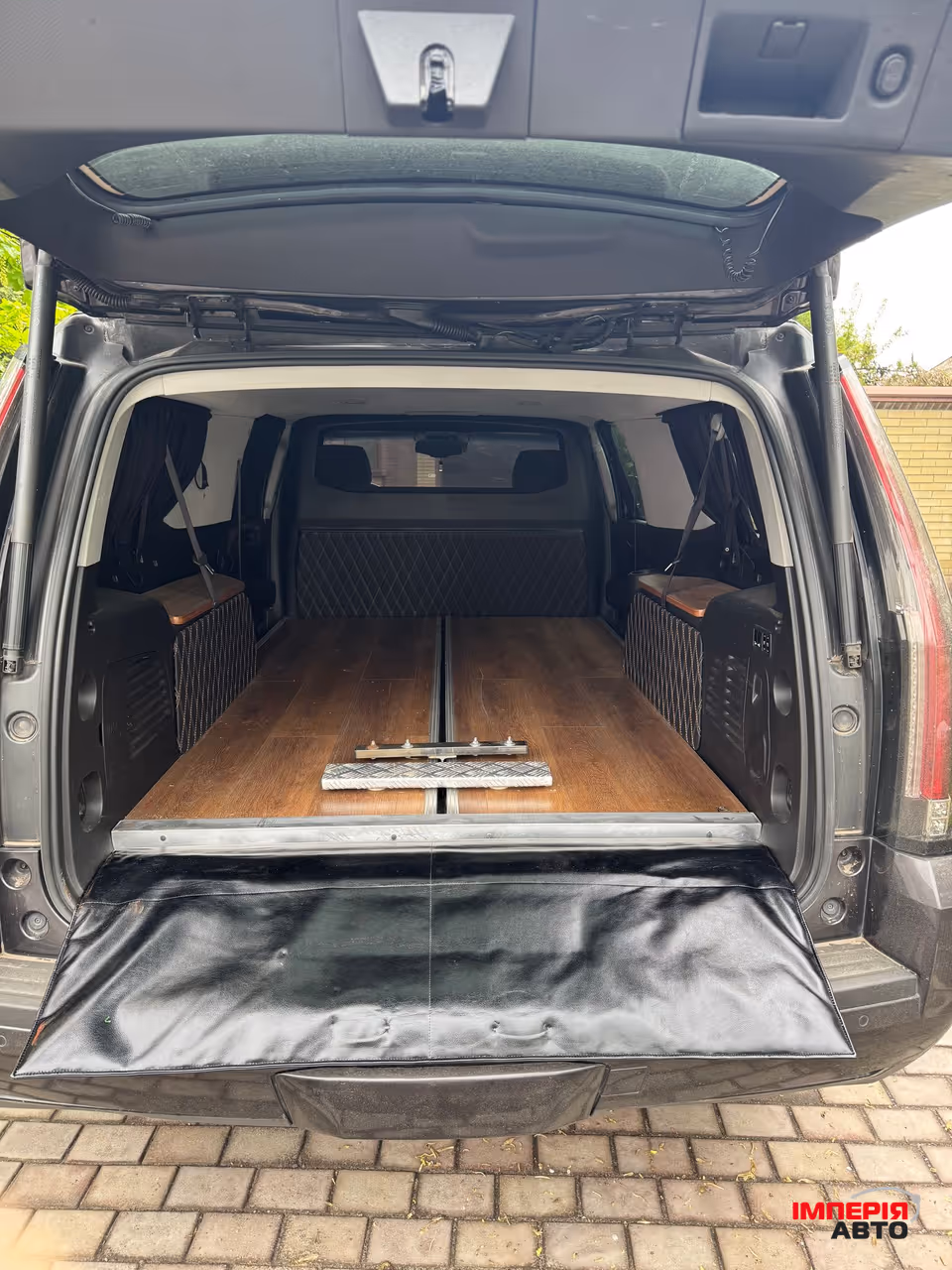 Cadillac Escalade - фото 6