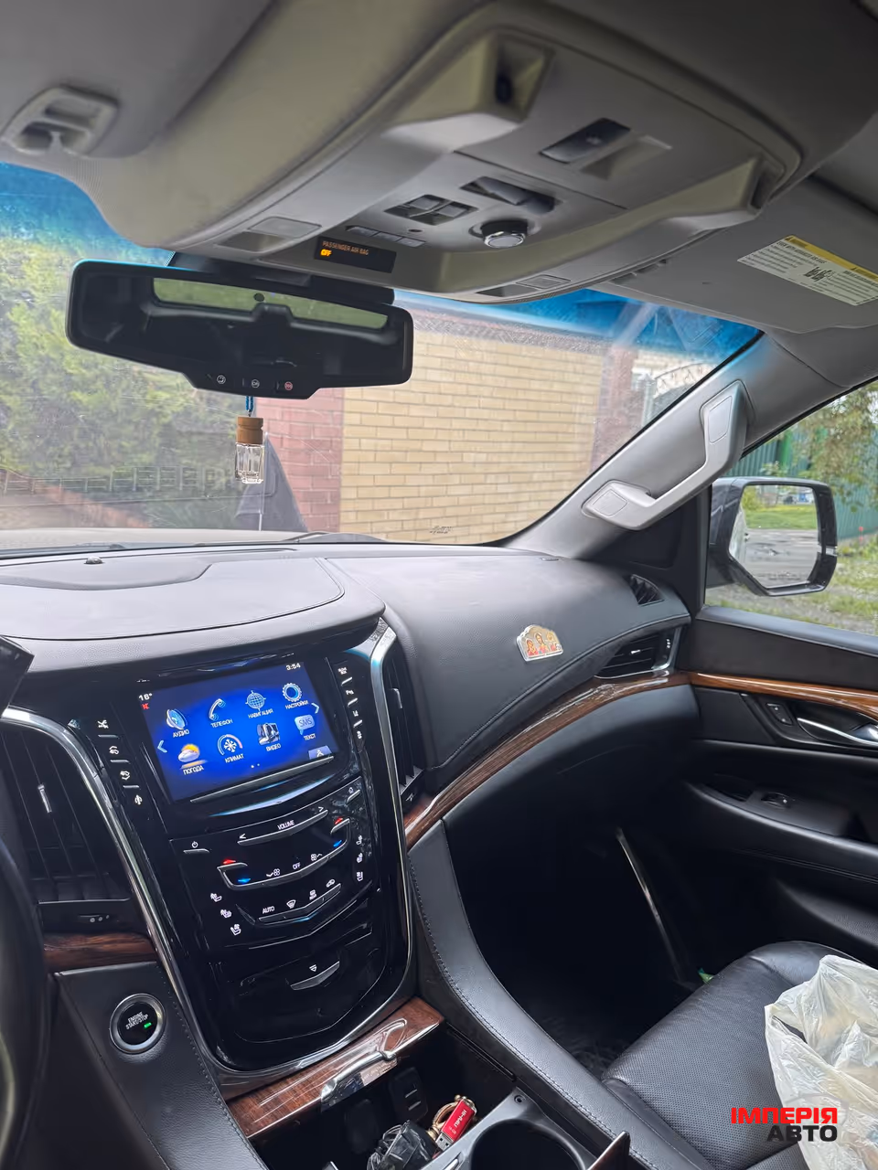 Cadillac Escalade - фото 11