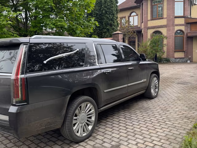 Cadillac Escalade - фото 3