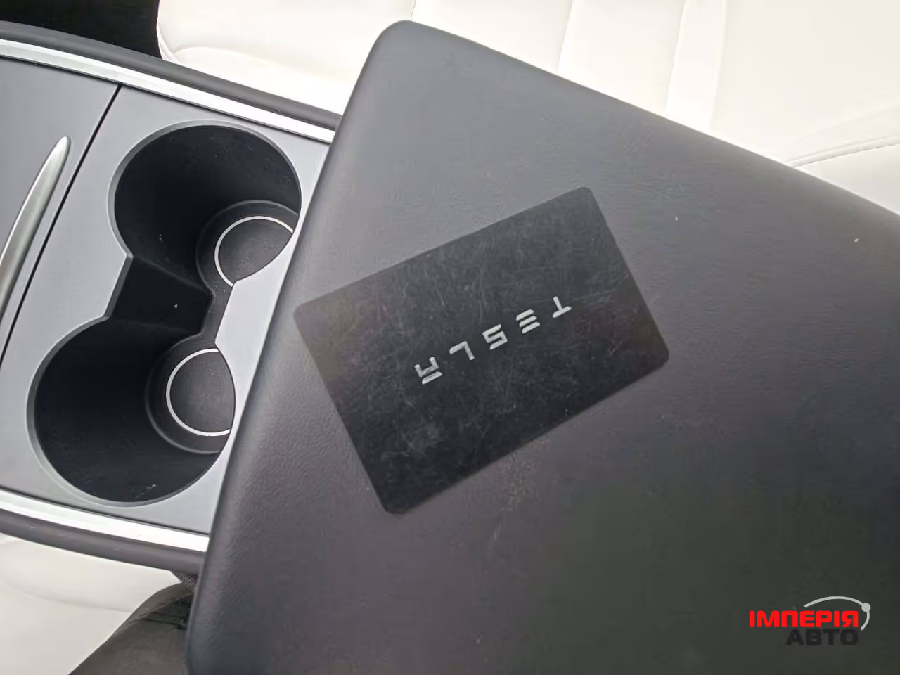 Tesla Model Y - фото 7
