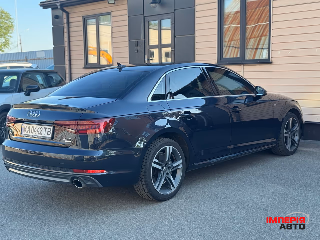 Audi A4 - фото 30