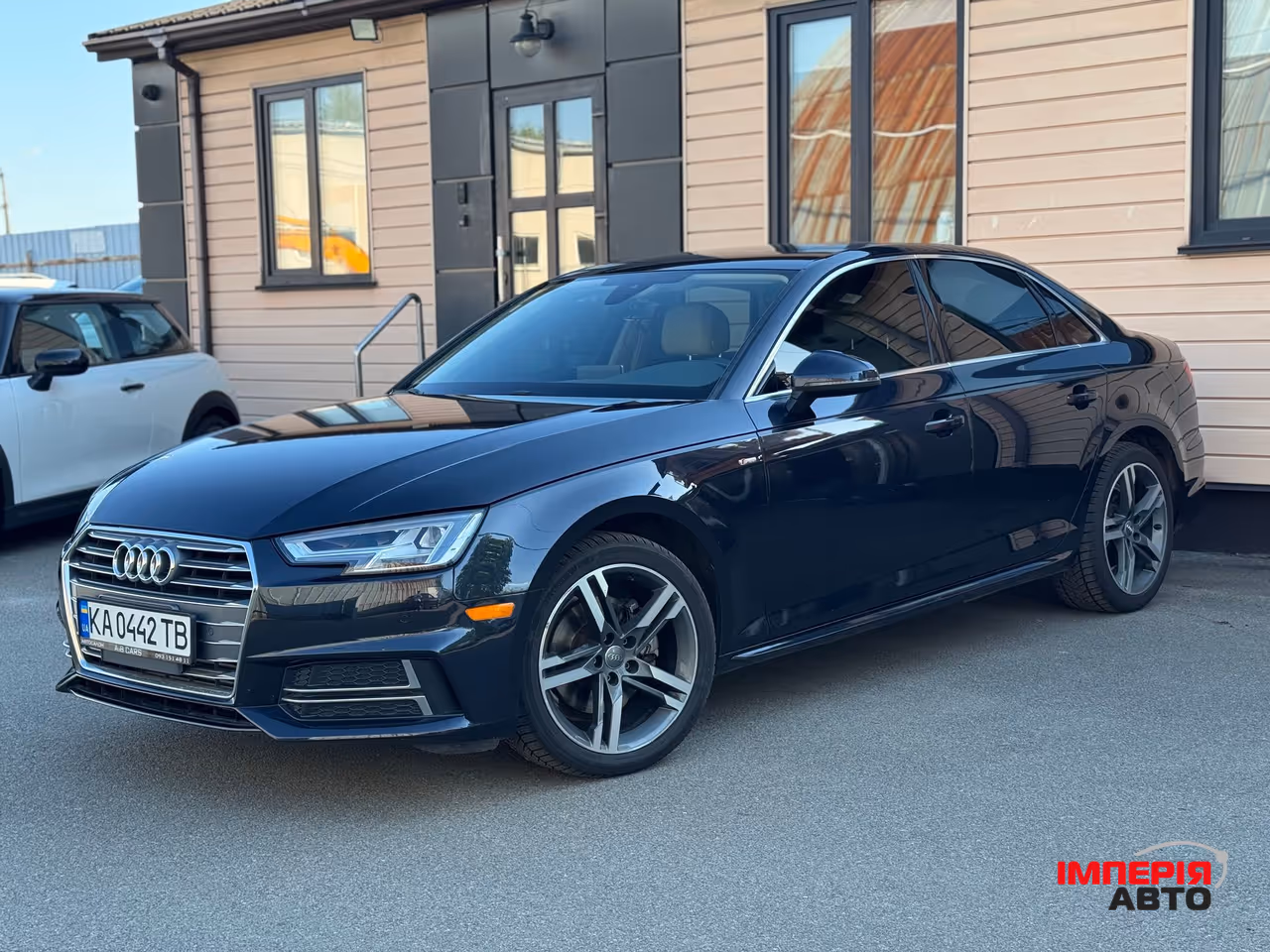 Audi A4 - фото 2