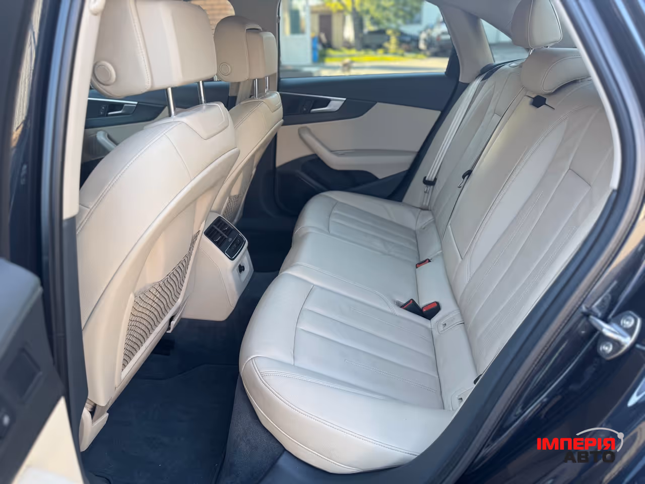 Audi A4 - фото 6