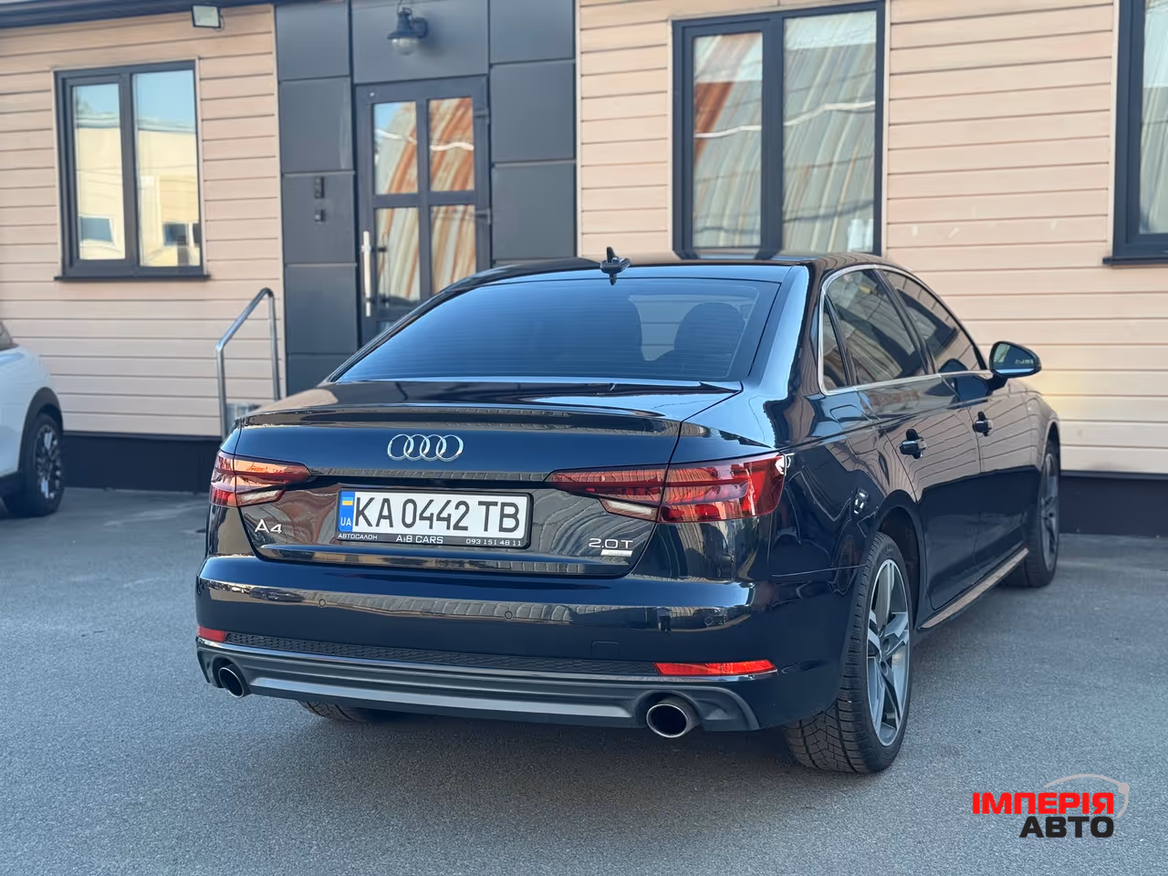 Audi A4 - фото 29