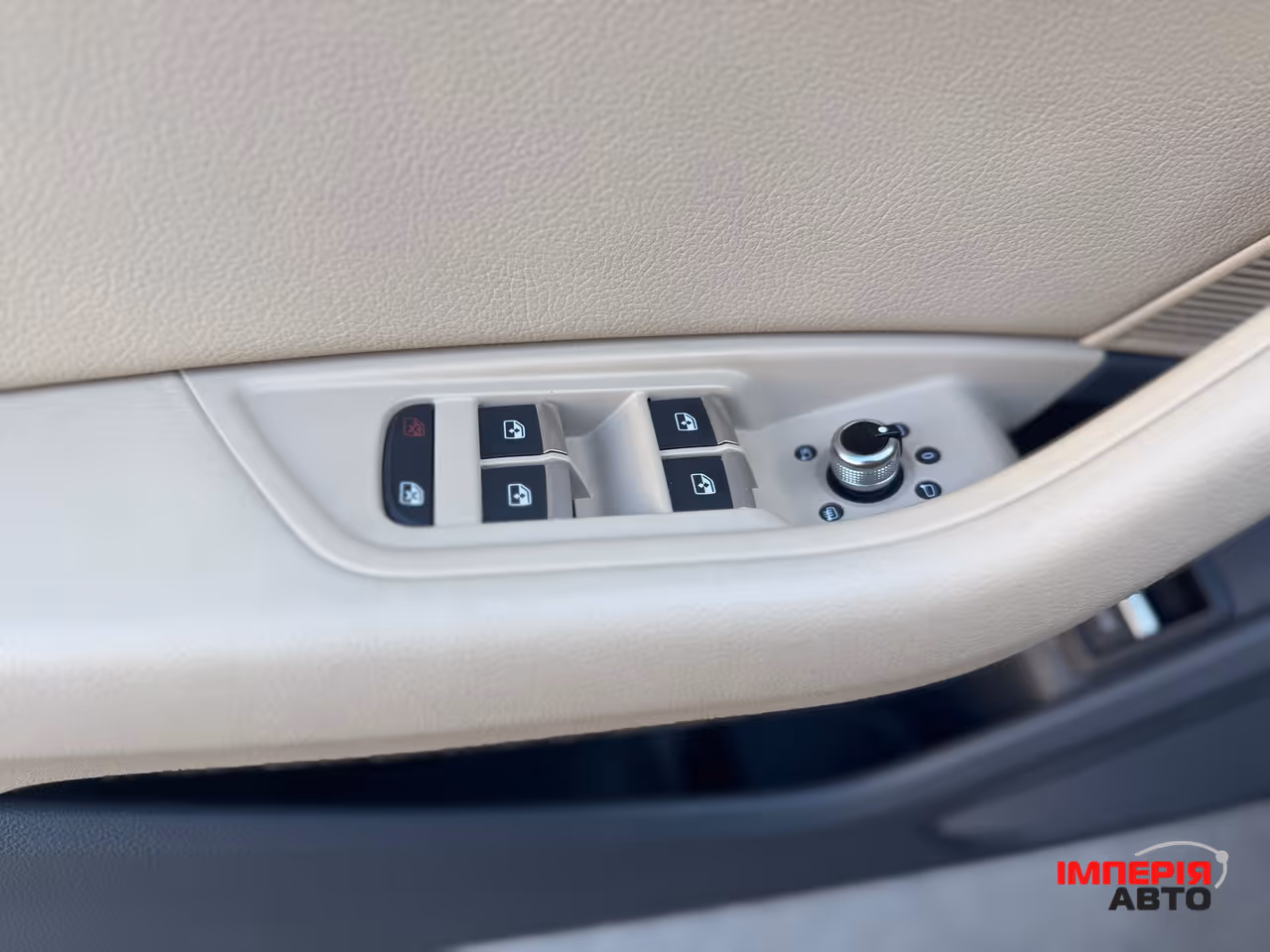 Audi A4 - фото 12