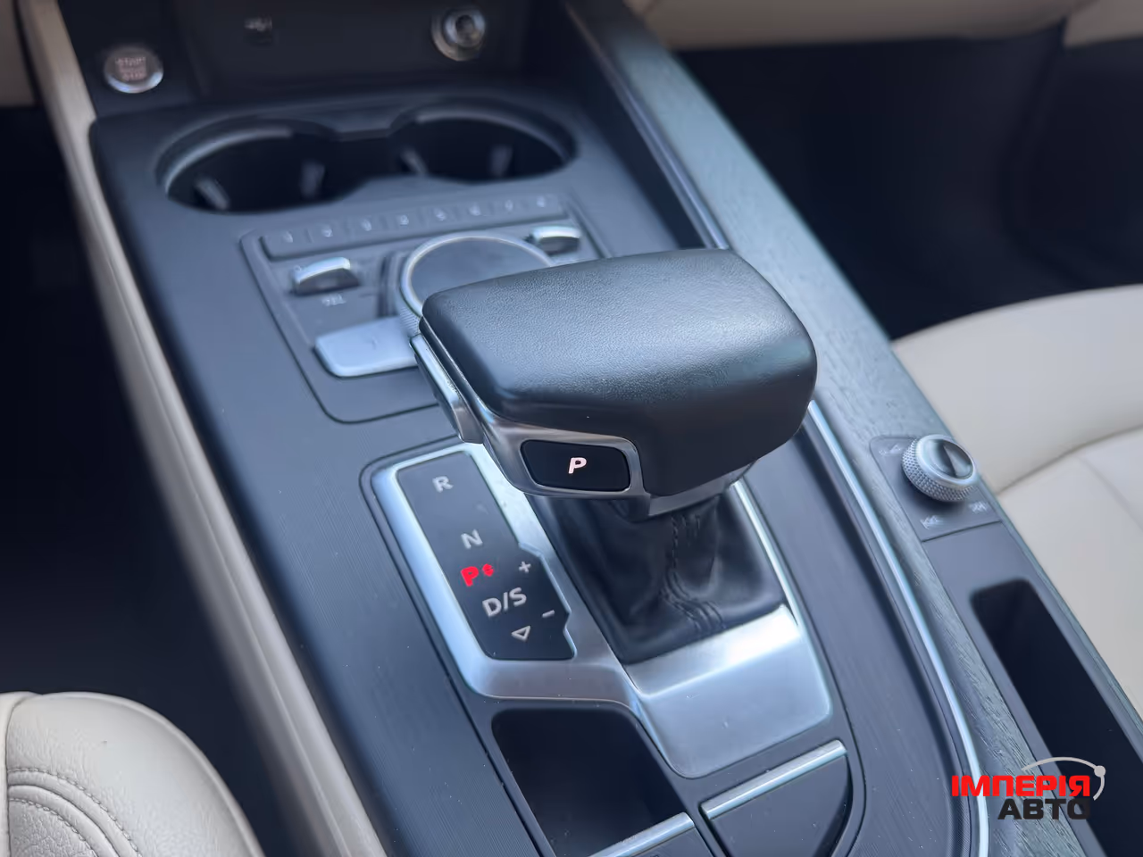 Audi A4 - фото 19
