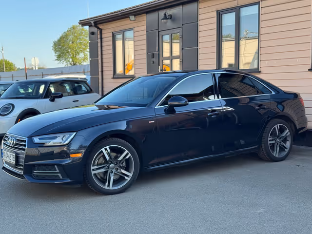 Audi A4 - фото 3