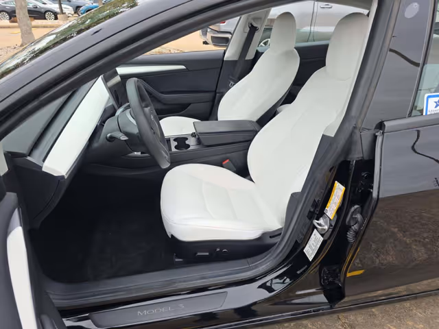 Tesla Model 3 - фото 5
