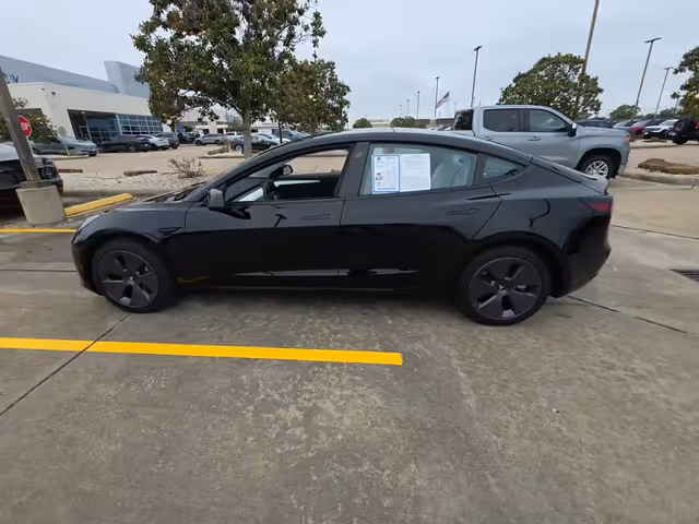 Tesla Model 3 - фото 2