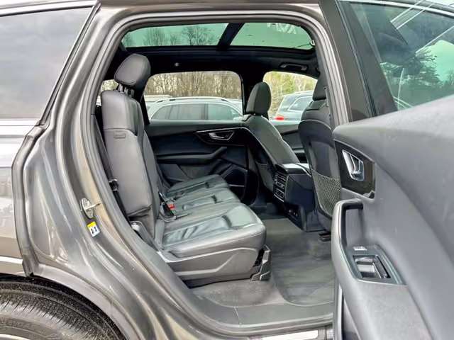 Audi Q7 - фото 5