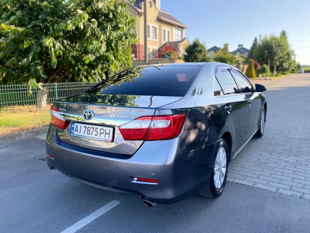 Toyota Camry - фото 5