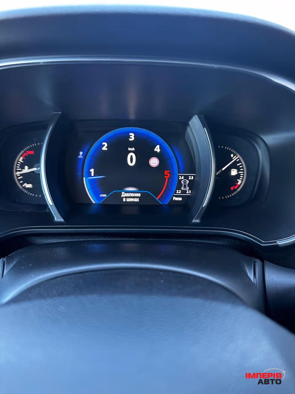 Renault Megane - фото 19