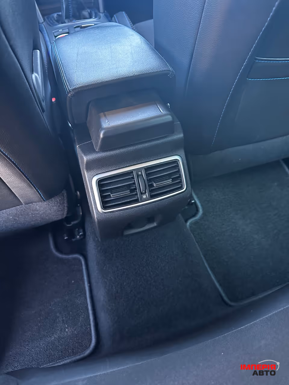 Renault Megane - фото 16