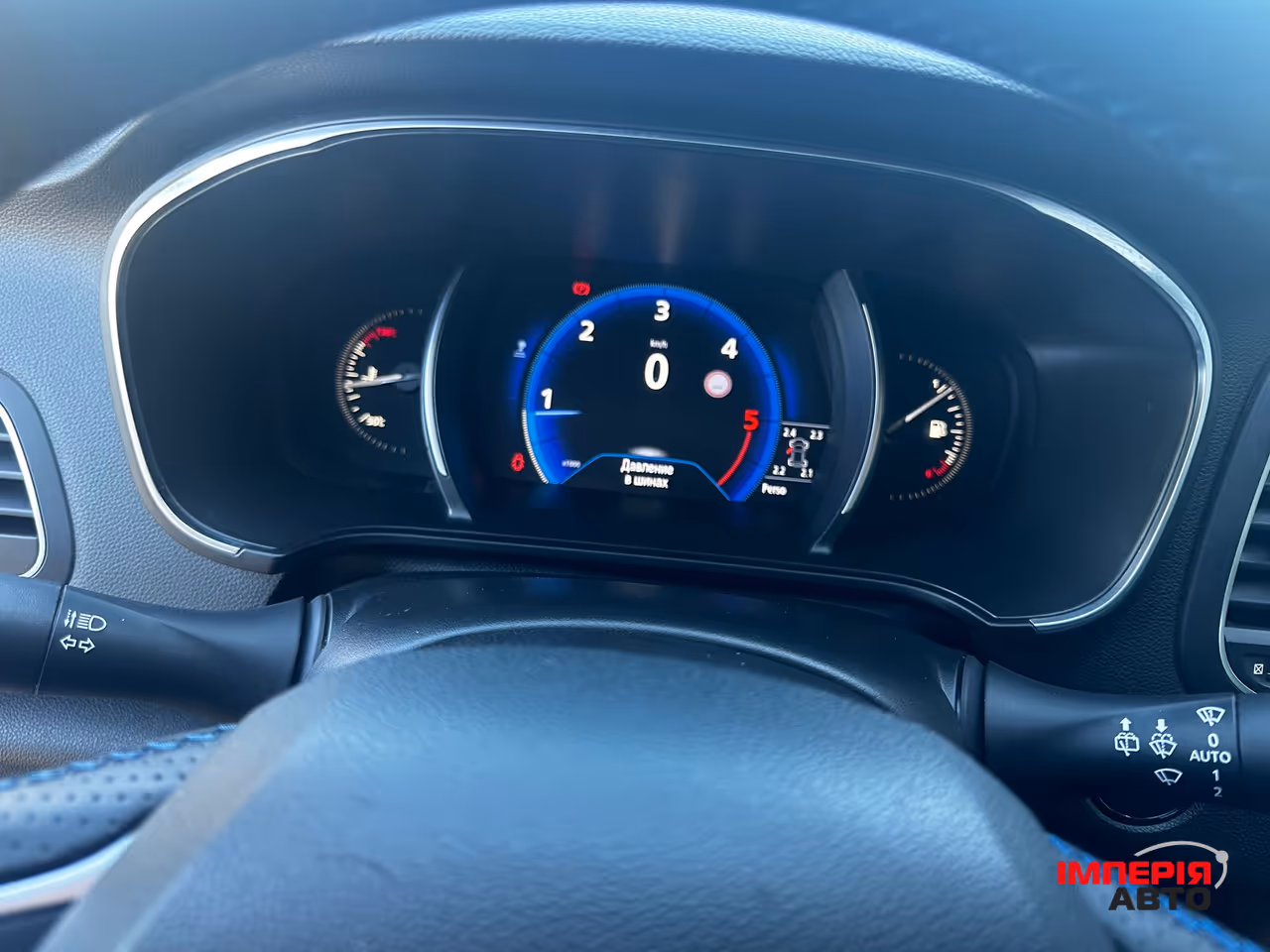 Renault Megane - фото 8