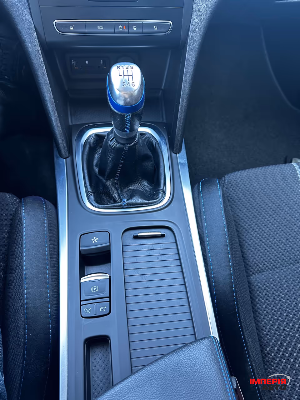 Renault Megane - фото 15
