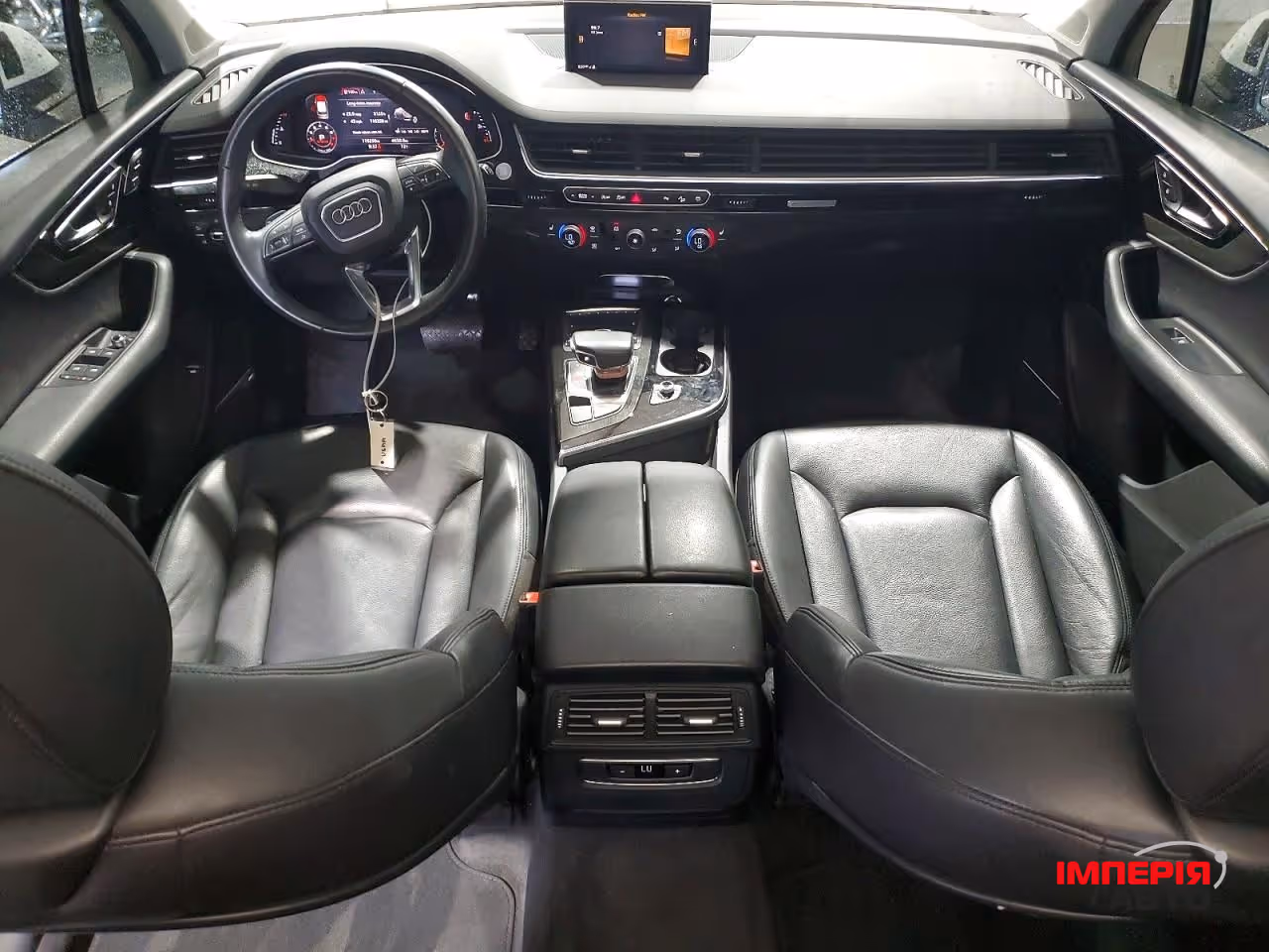 Audi Q7 - фото 8
