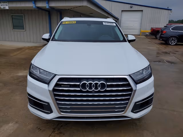 Audi Q7 - фото 1