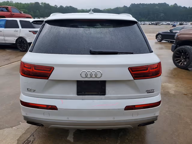 Audi Q7 - фото 5