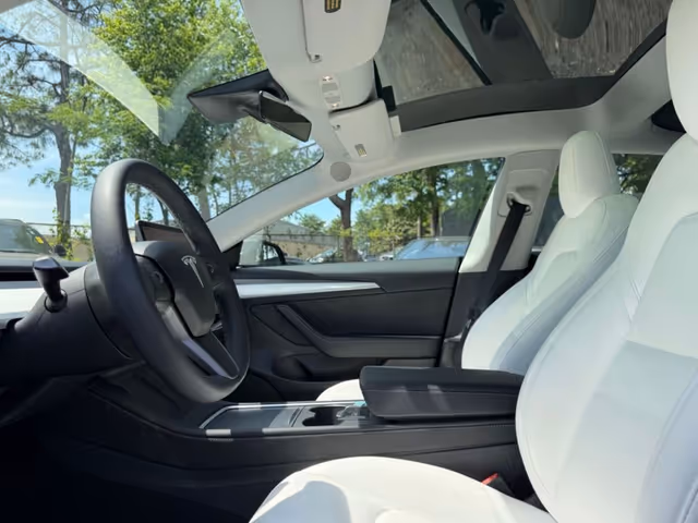 Tesla Model 3 - фото 5