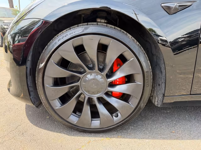 Tesla Model 3 - фото 3
