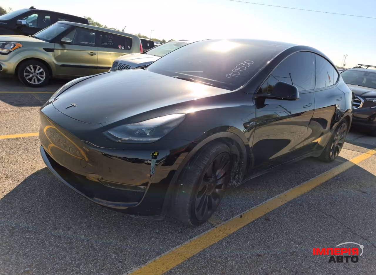 Tesla Model Y - фото 2