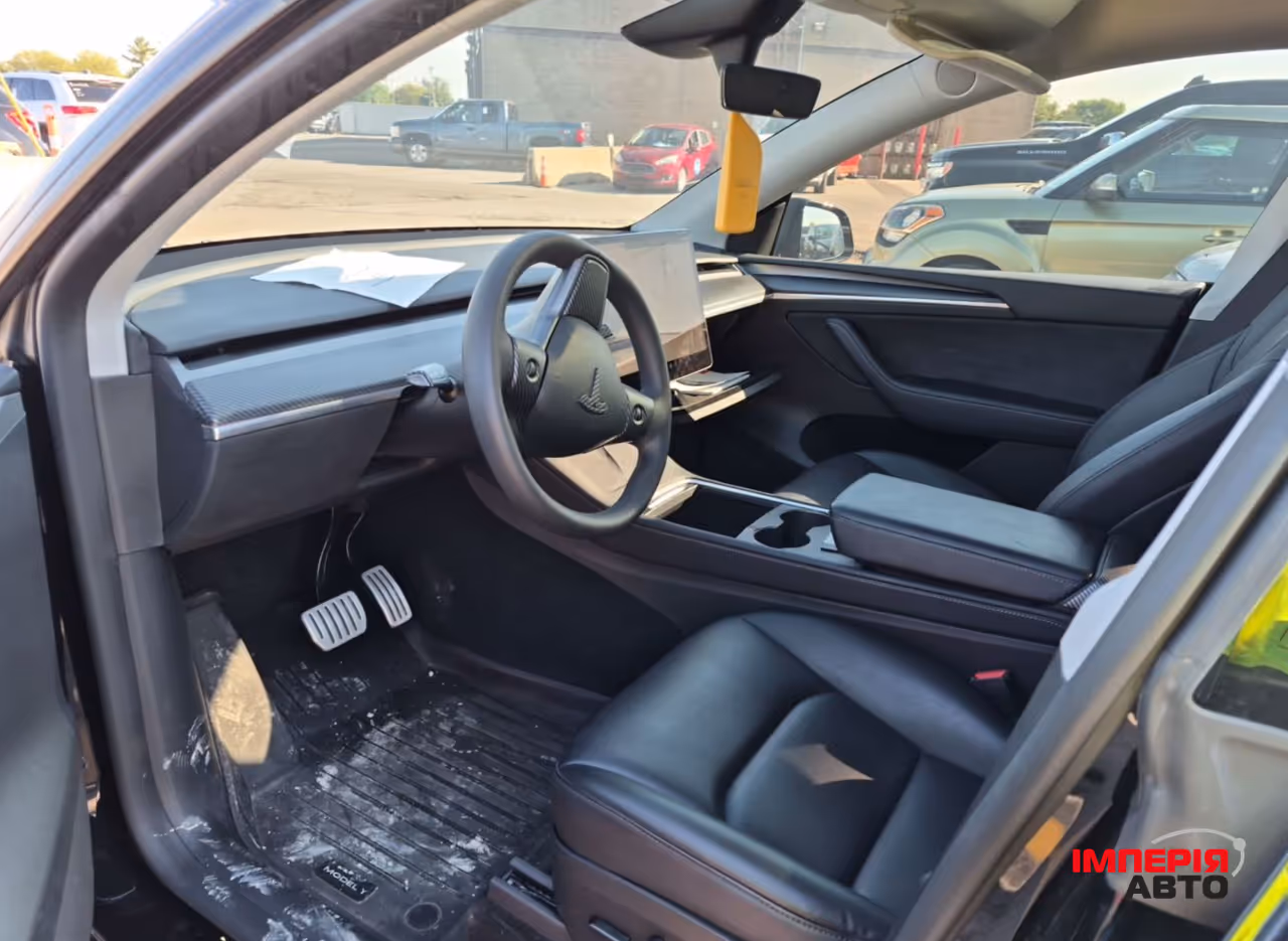 Tesla Model Y - фото 9
