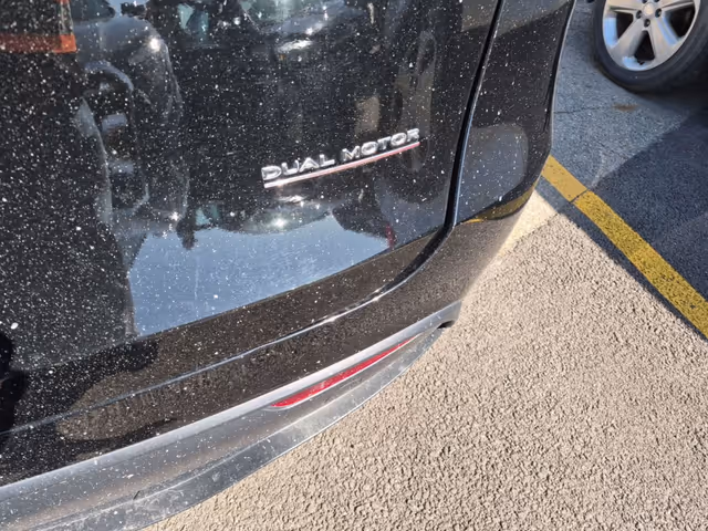 Tesla Model Y - фото 5