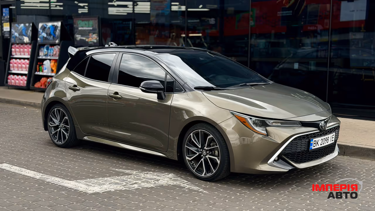 Toyota Corolla - фото 1