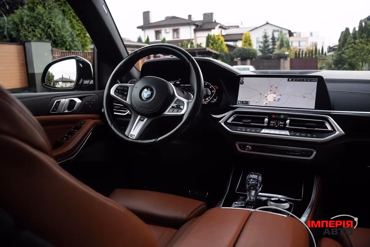 BMW X5 - фото 7