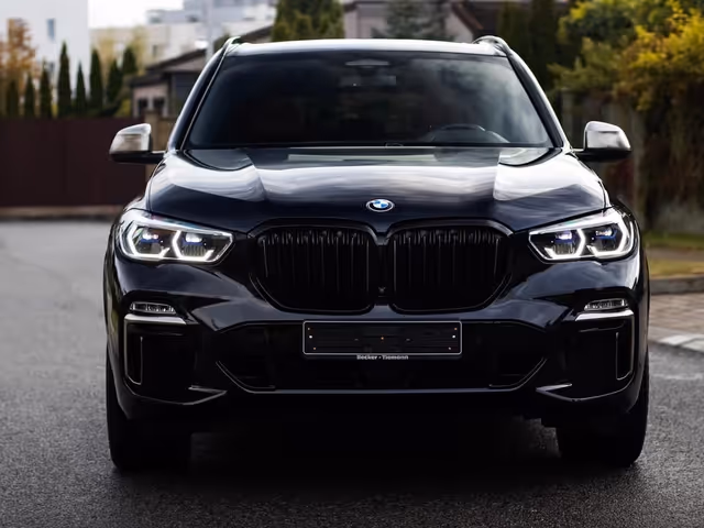 BMW X5 - фото 2