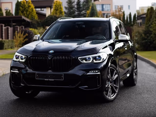 BMW X5 - фото 1