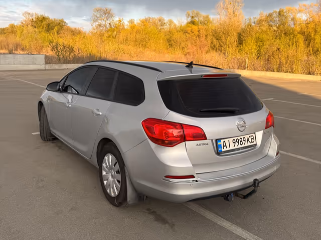 Opel Astra - фото 4